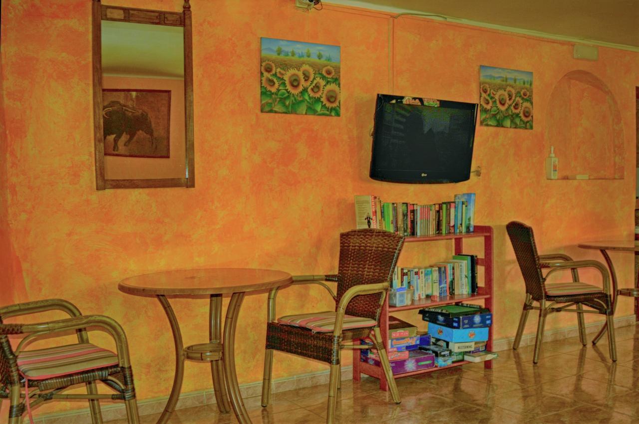 Hostal Atlanta El Arenal  Eksteriør billede