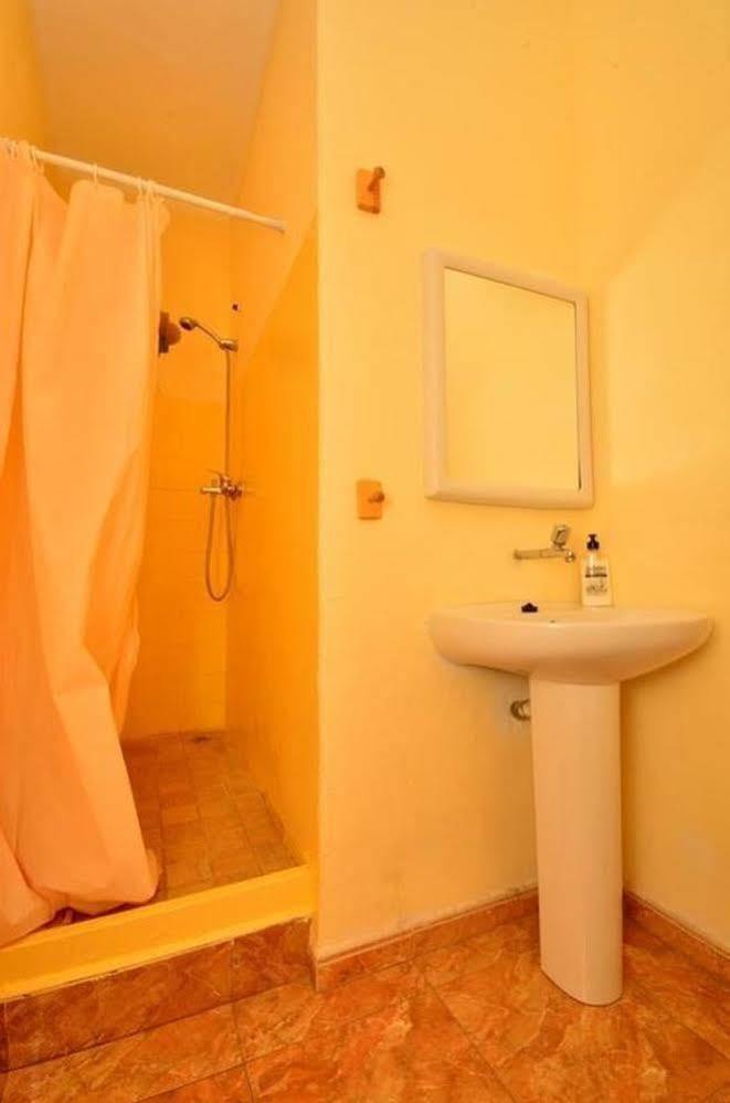 Hostal Atlanta El Arenal  Eksteriør billede